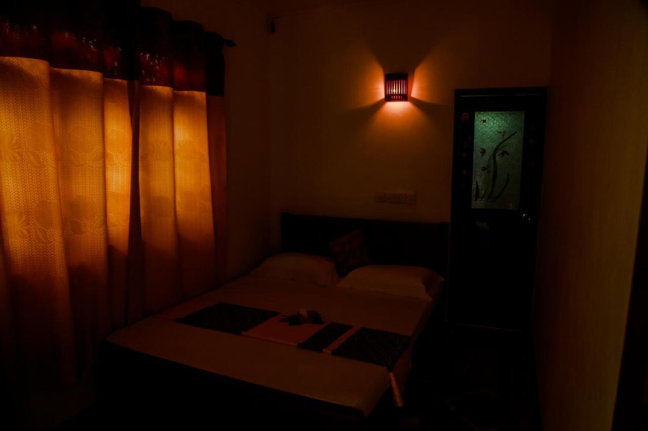 Ranjith Guest Hotell Mirissa Exteriör bild