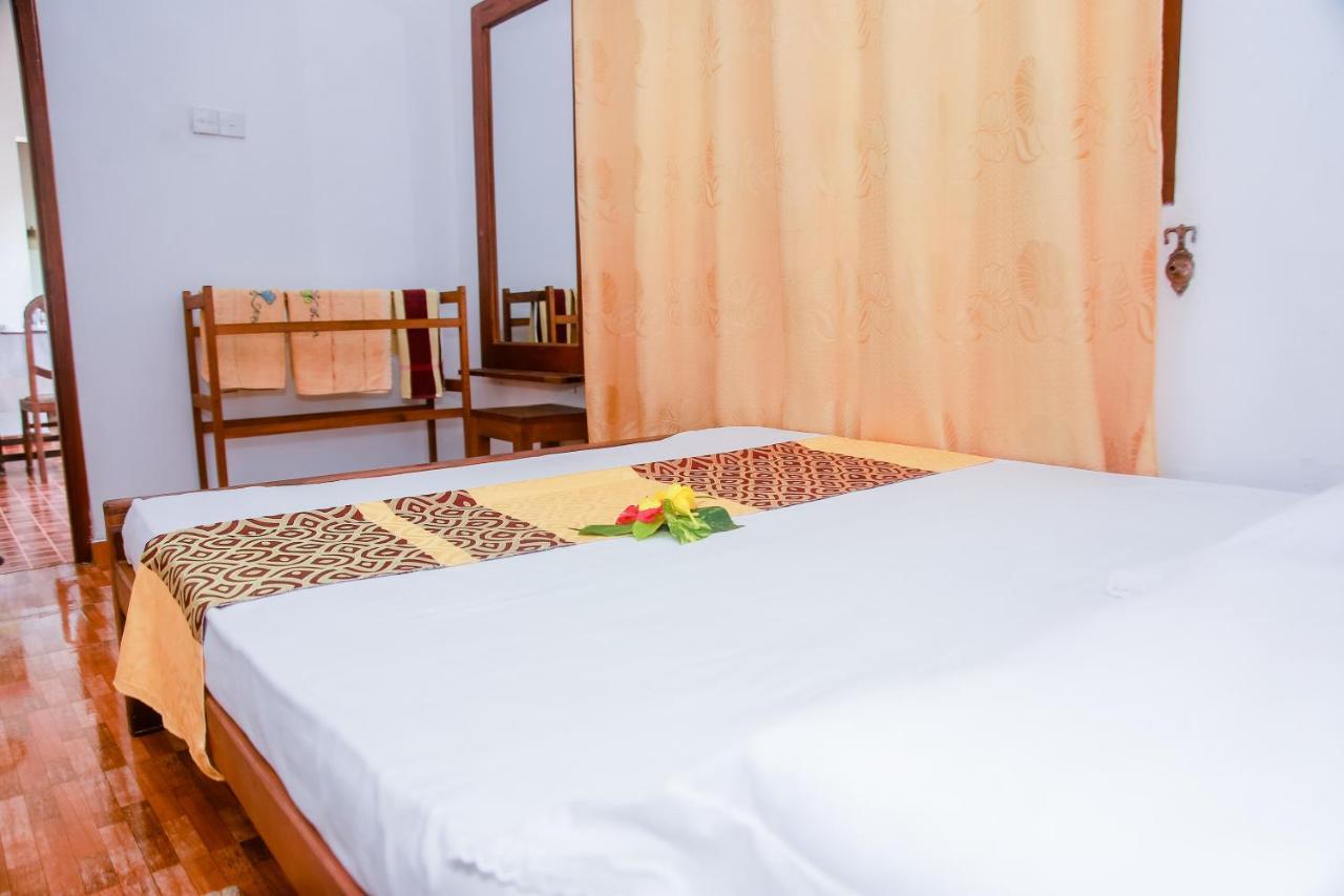 Ranjith Guest Hotell Mirissa Exteriör bild